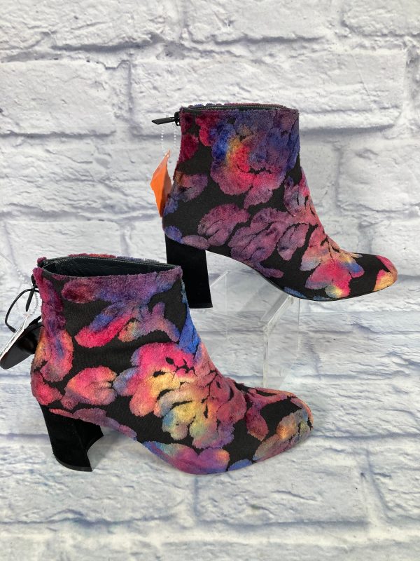 Boots Ankle Heels By Stuart Weitzman In Black & Pink, Size: 8.5 Online - Image 2