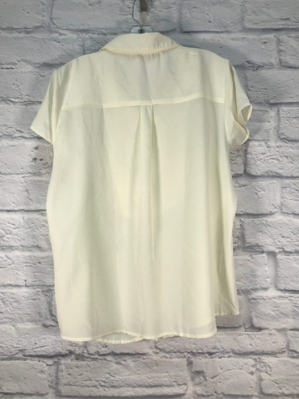 Blouse Short Sleeve By Clothes Mentor In Cream, Size: 3x For Discount - Image 2